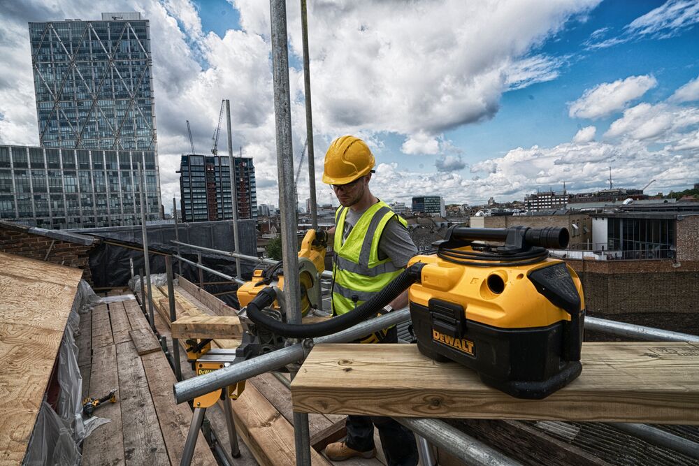 DeWALT DCV584L-GB 54V XR FLEXVOLT Wet and Dry Vacuum (Body Only)